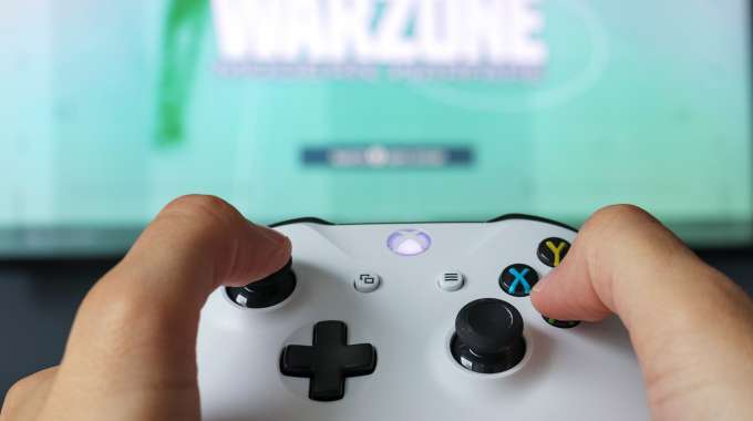 make money playing video games