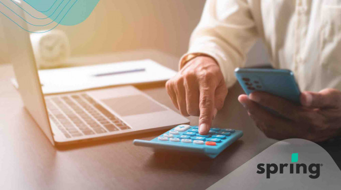 People looking at Canadian federal and provincial income tax brackets